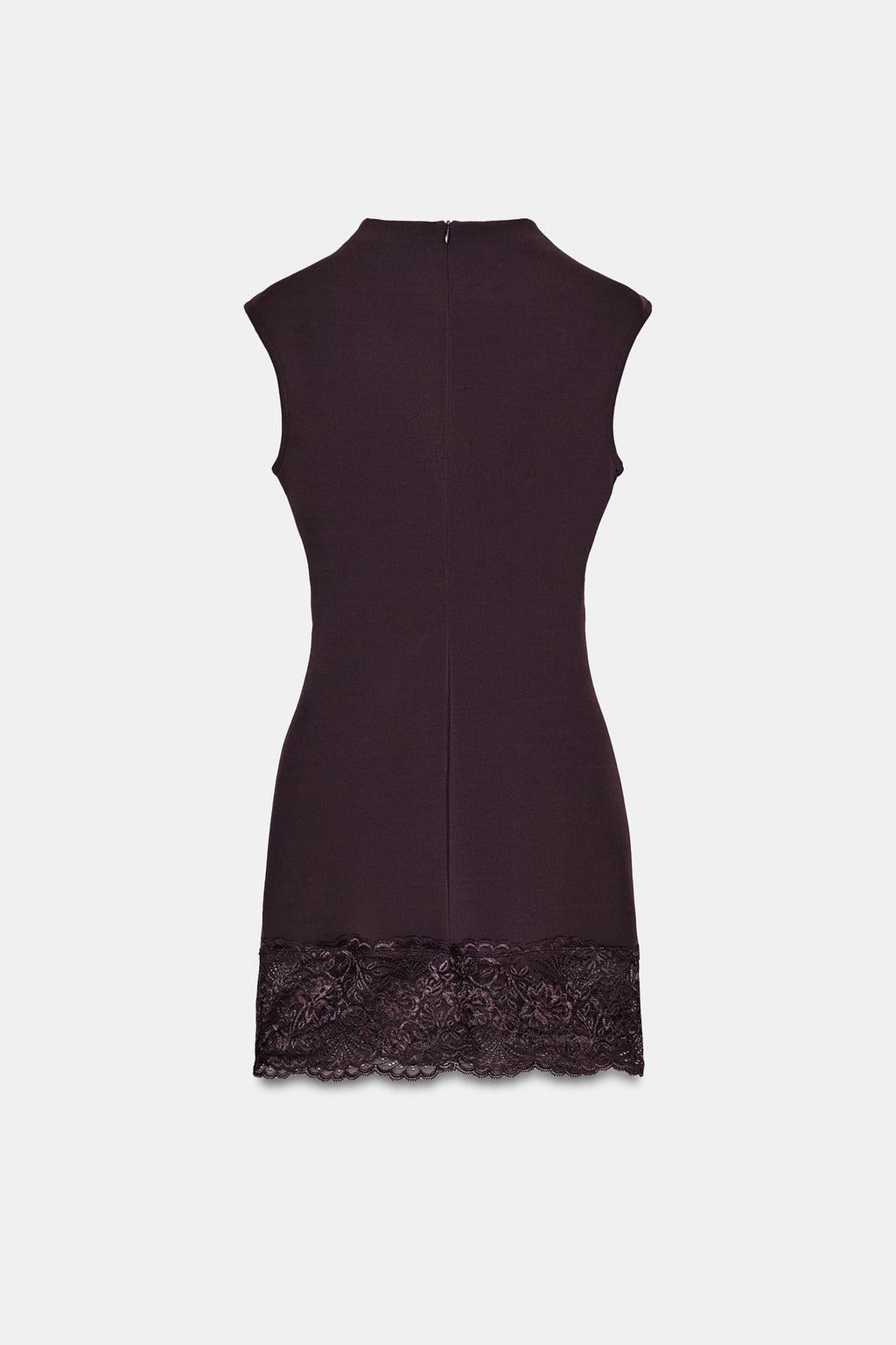 ROBE EN DENTELLE SCULPTANTE