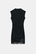 ROBE EN DENTELLE SCULPTANTE